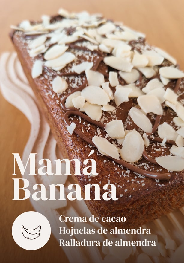 Mamá Banana Bread 8 porciones con ralladura de almendra, hojuelas de almendra y crema de cacao